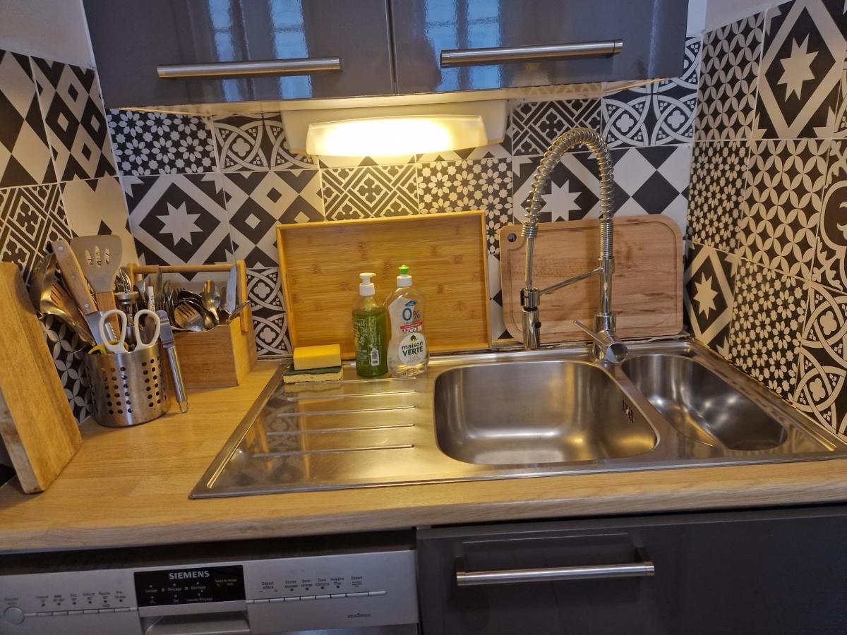 Ferienwohnung 2 Pieces Dans Le Centre Avec Petite Terrasse 3*** Marseilles Exterior foto